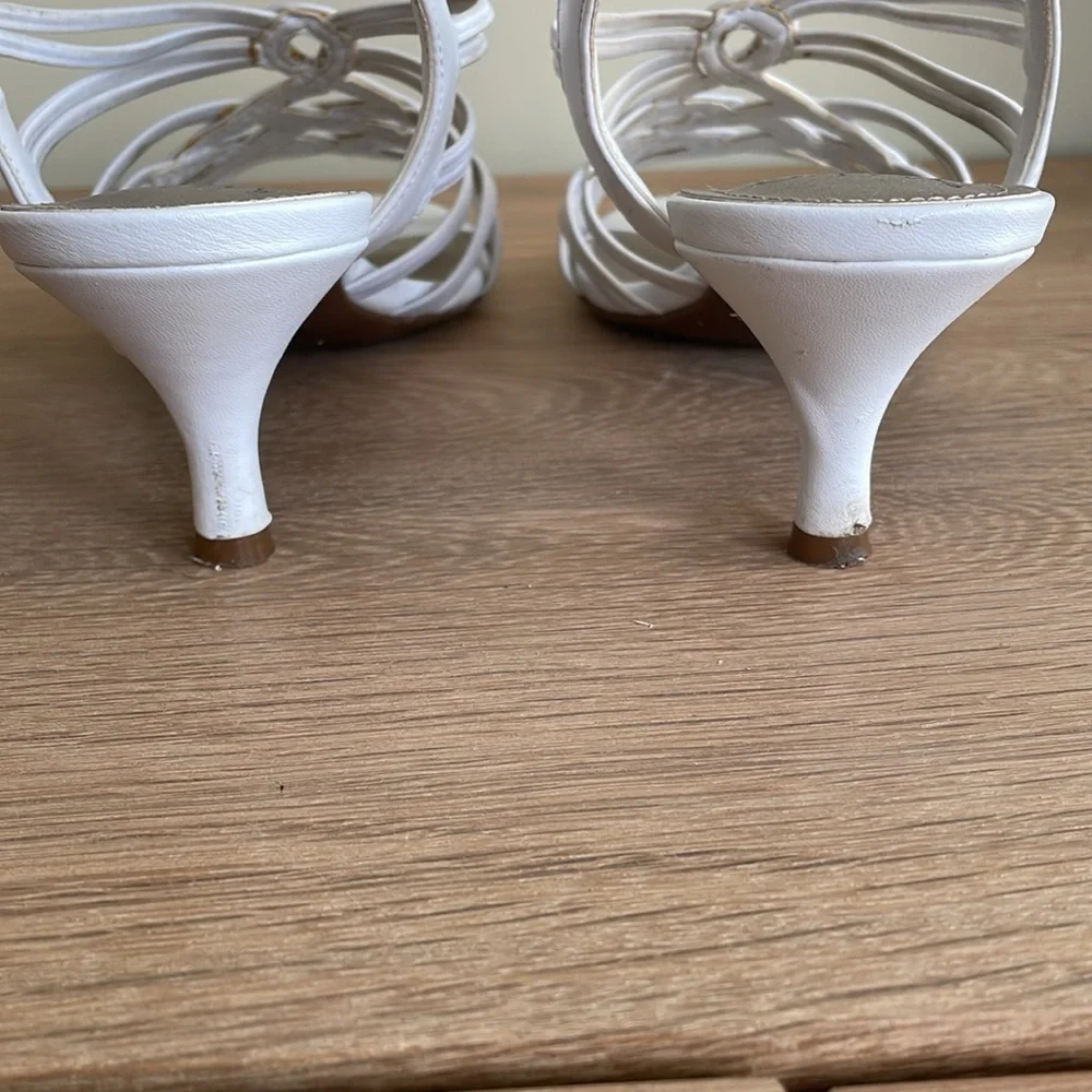 IMPO “ERIN” STRETCH MEMORY FOAM STRAPPY HEELS Size 9 White